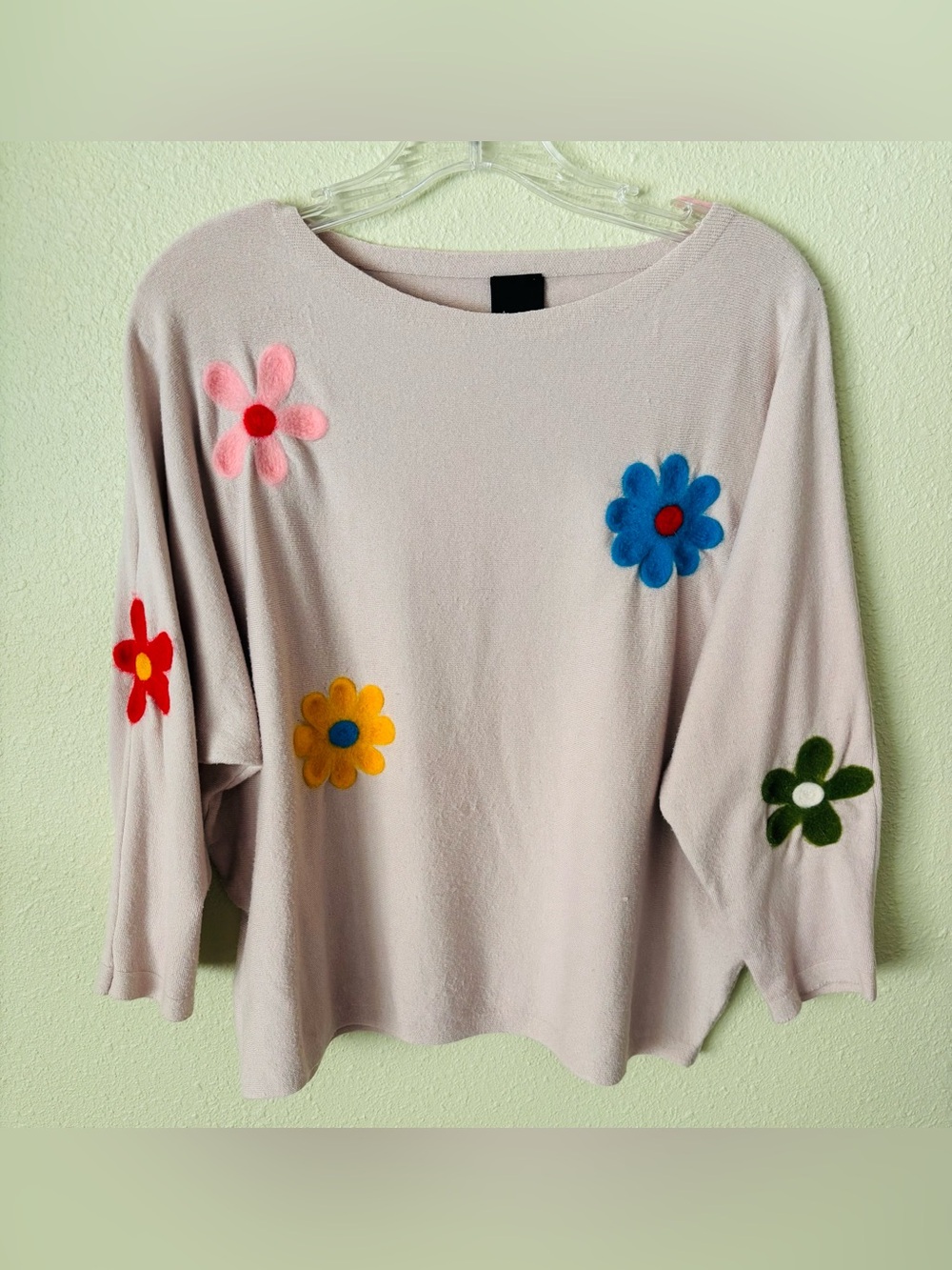 Aaeda CREWNECK RIBBED KNIT FLOWER COLOR BLOCK LOOSE PULLOVER TOP SIZE: Large - Picture 2 of 4